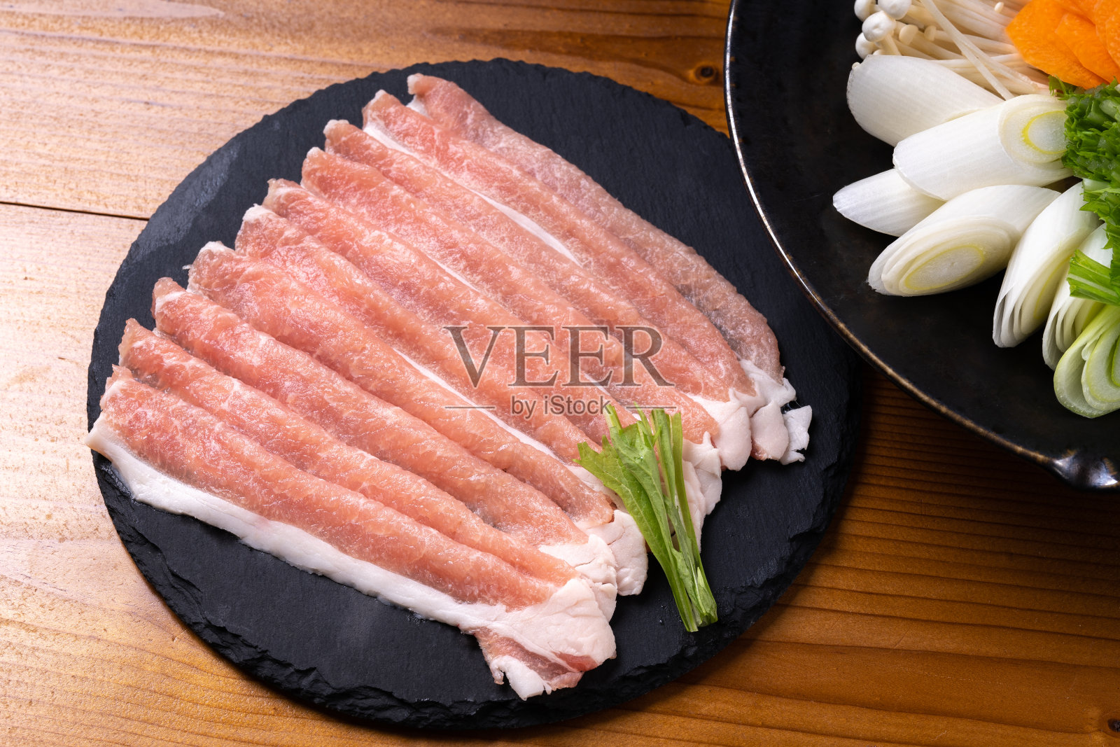 猪肉涮涮锅照片摄影图片