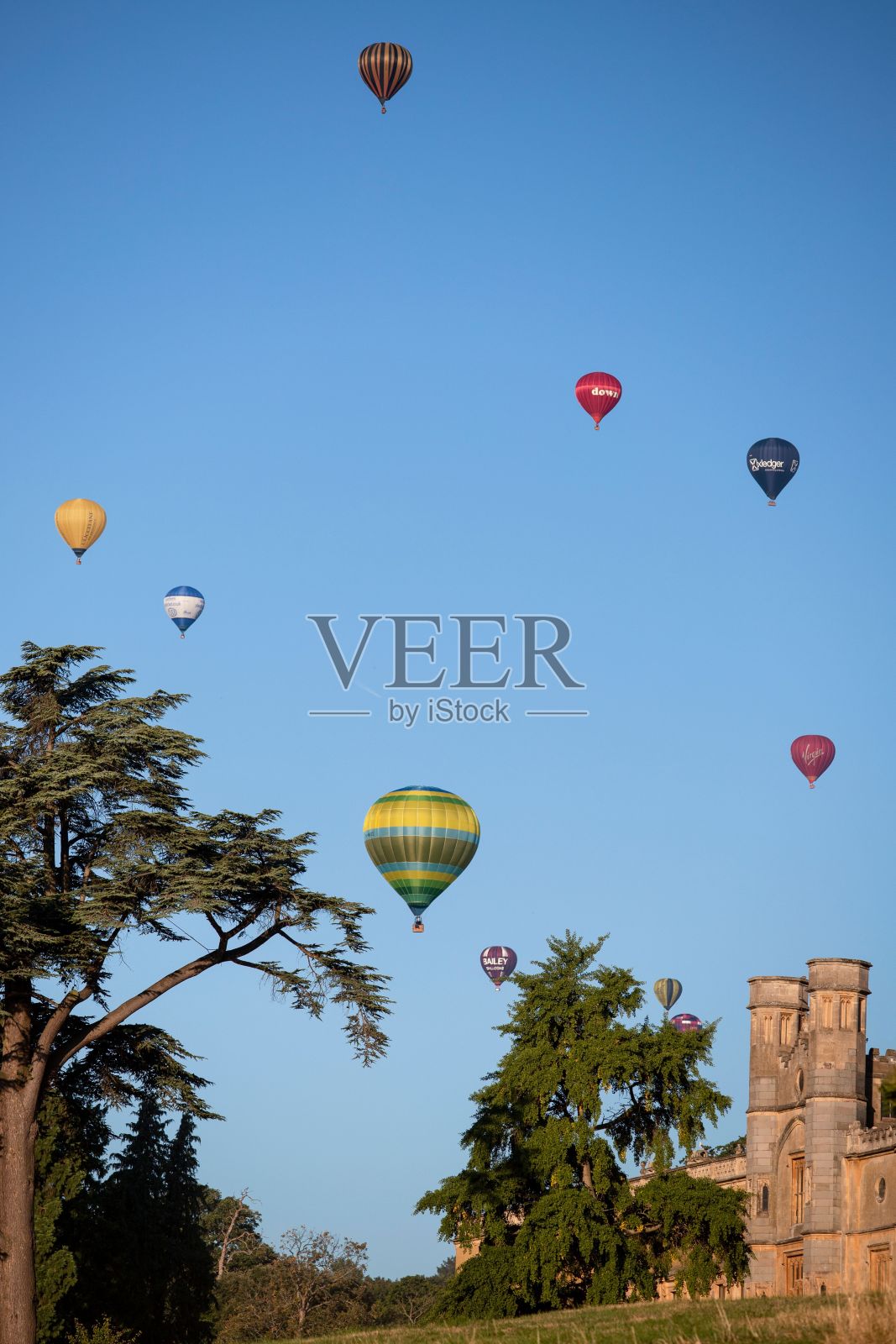 2022年布里斯托尔国际气球节的盛况照片摄影图片