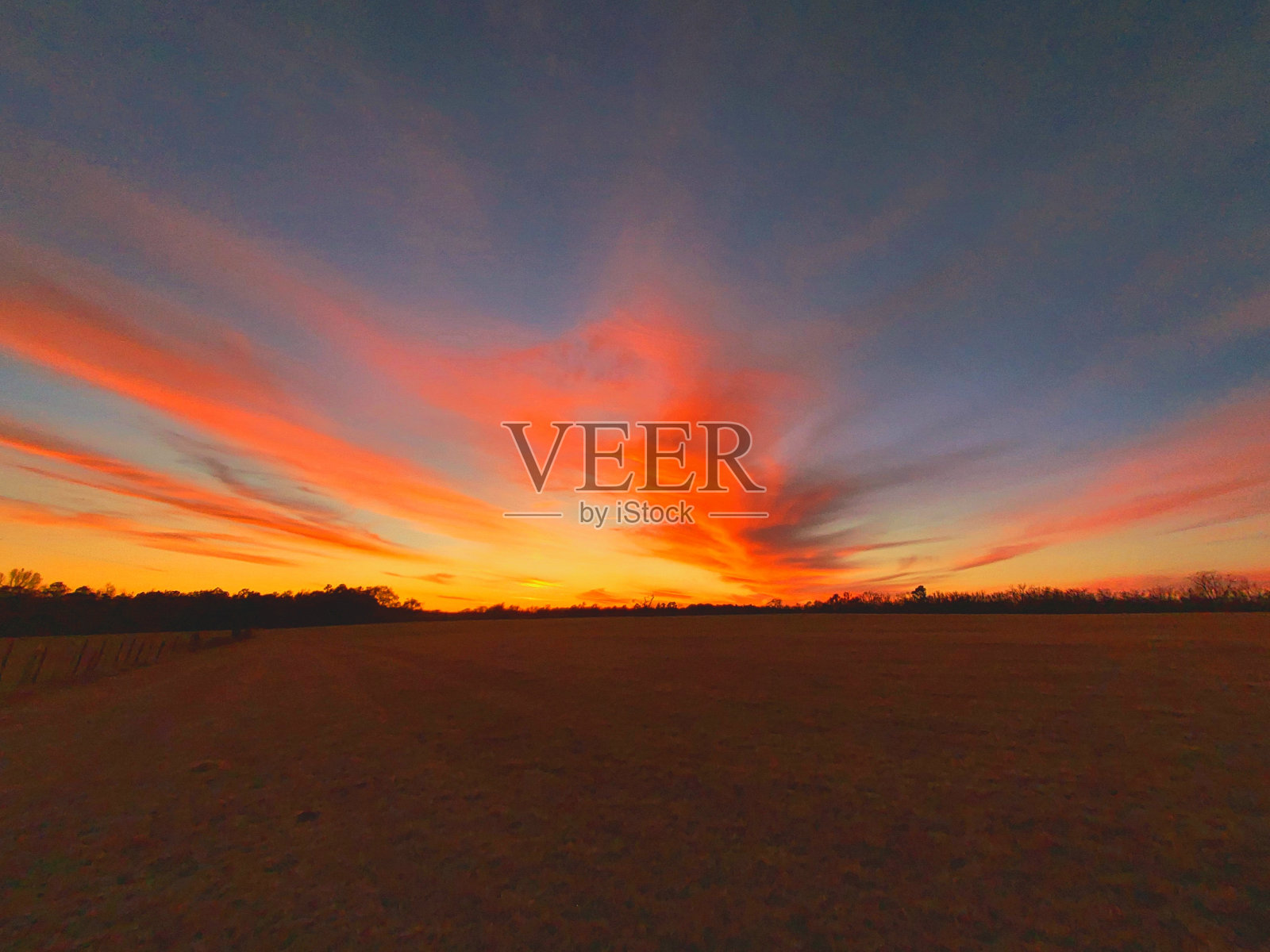 天气的剧烈变化照片摄影图片