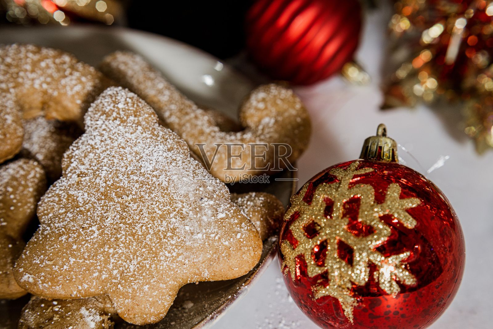 美味的圣诞姜饼饼干照片摄影图片