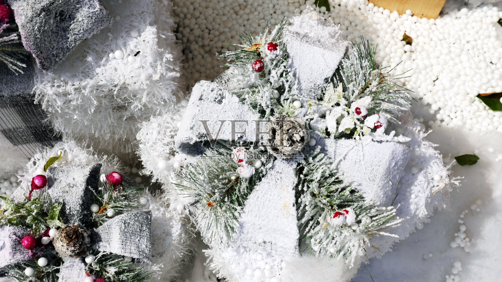 为圣诞节搭建一个地方。照片摄影图片