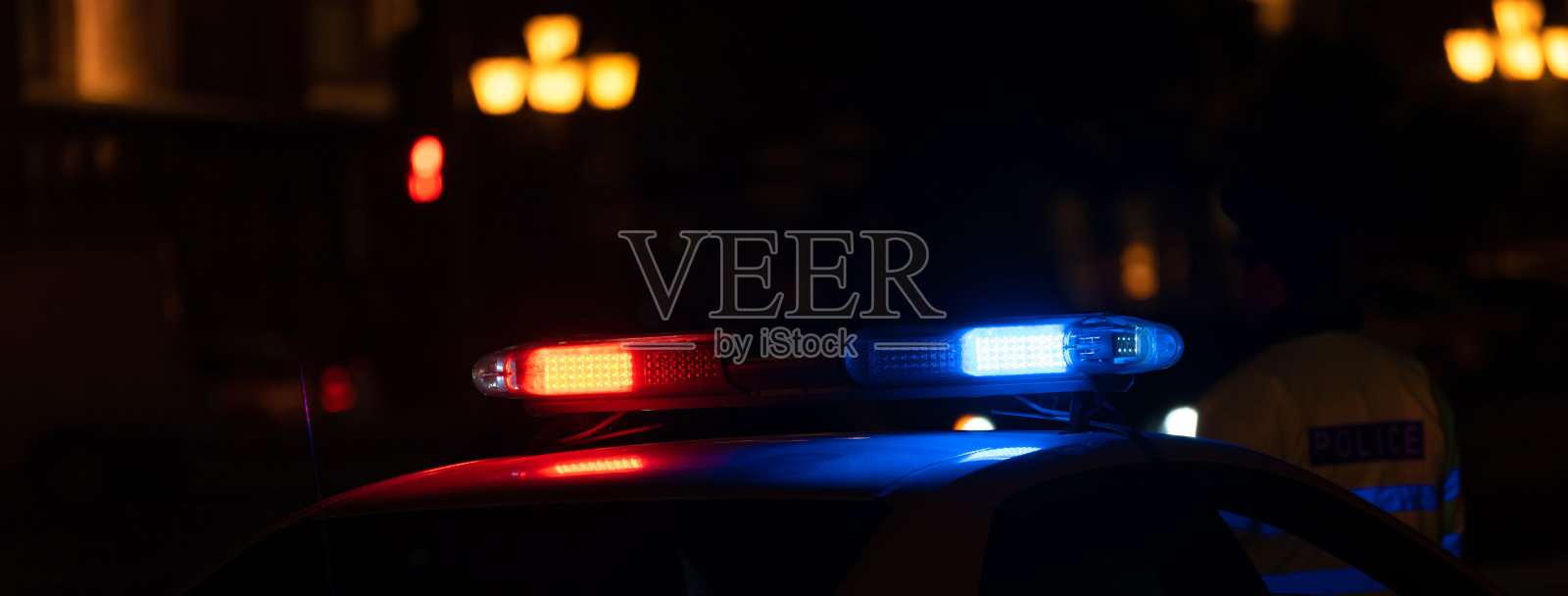 开着闪光灯的警车照片摄影图片