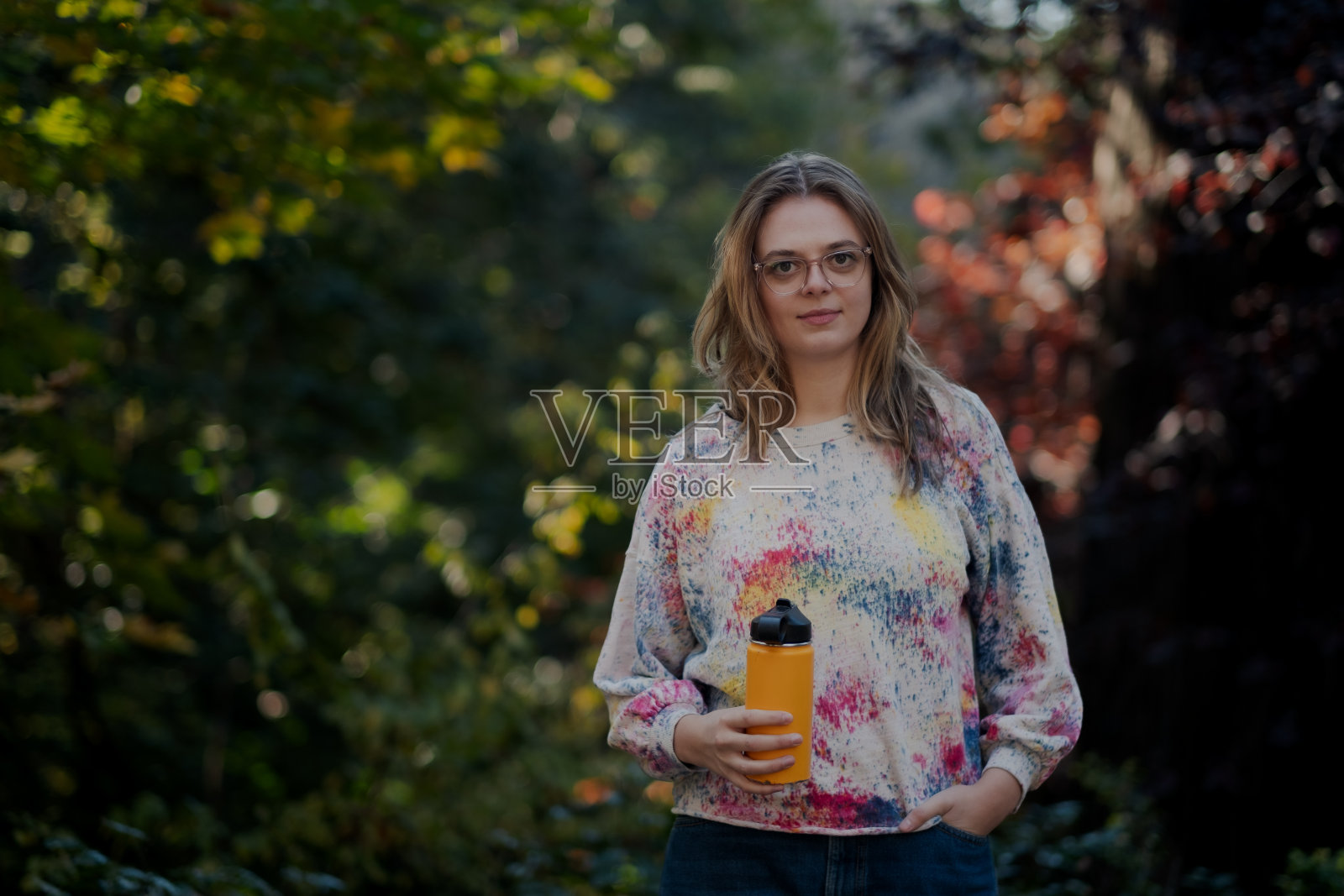 在皮埃蒙特公园散步的玫瑰照片摄影图片