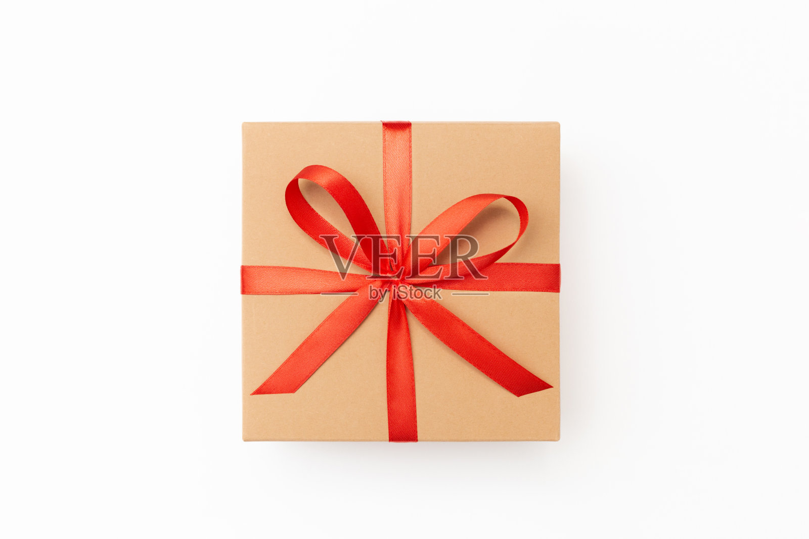 白底红丝带的工艺礼品盒照片摄影图片