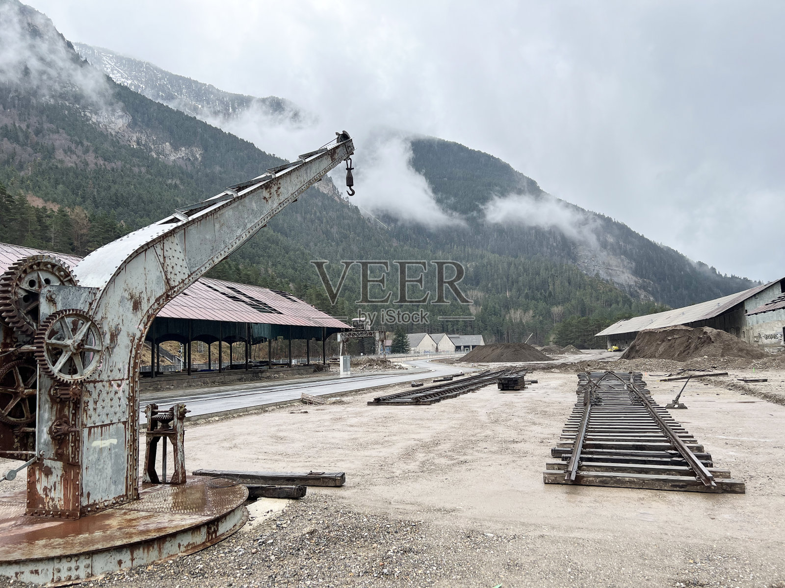 卡纳弗朗韦斯卡的起重机旧火车站照片摄影图片