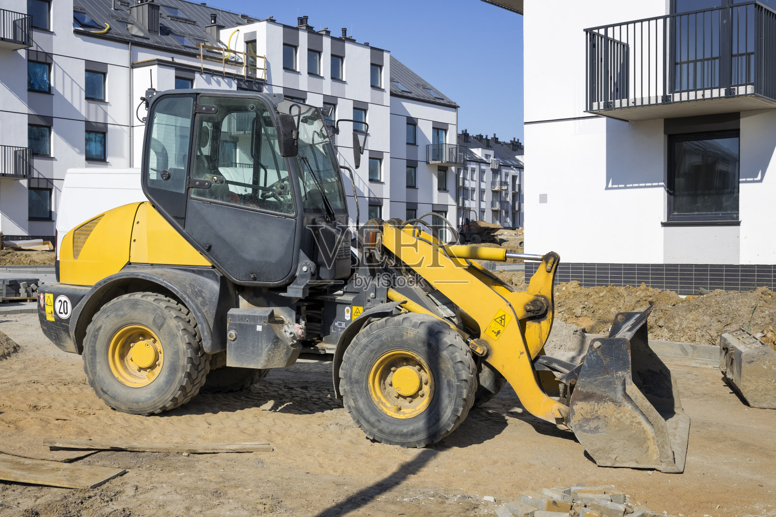 住宅区建筑工地的建筑机械照片摄影图片