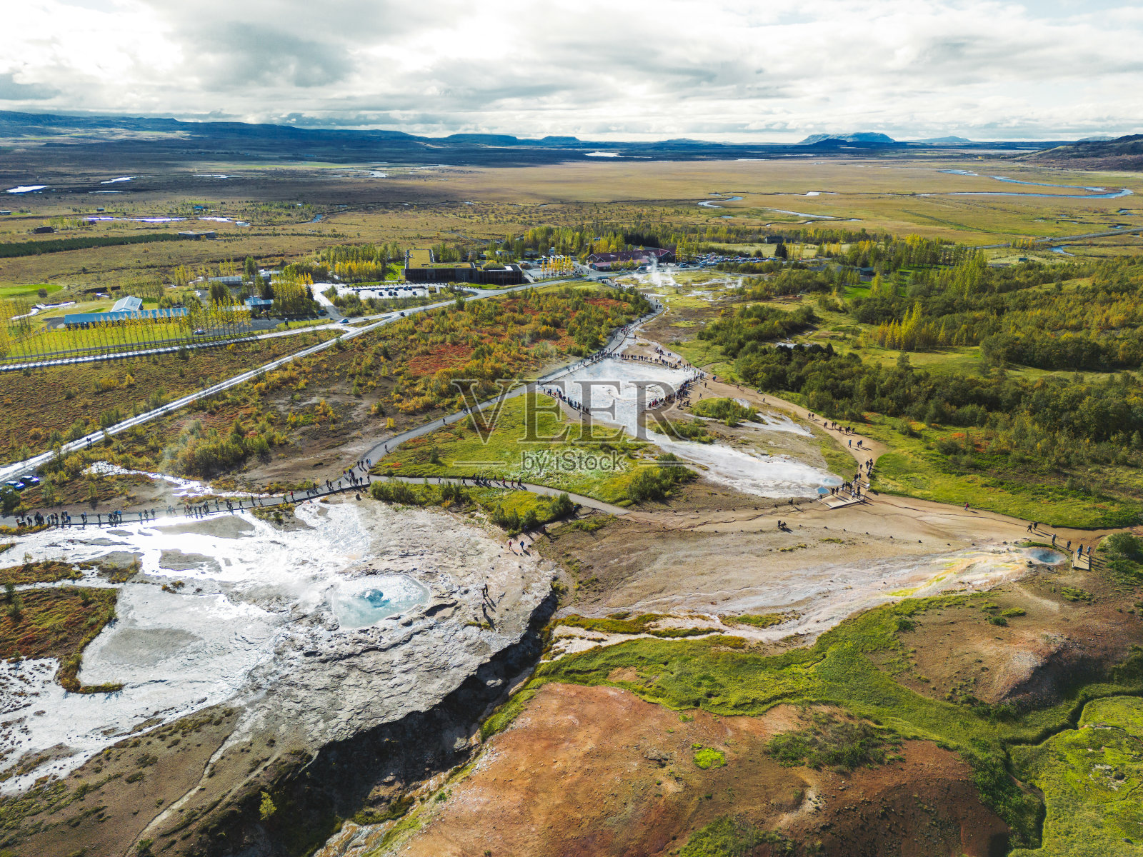 Strokkur间歇泉，间歇泉温泉，大间歇泉照片摄影图片