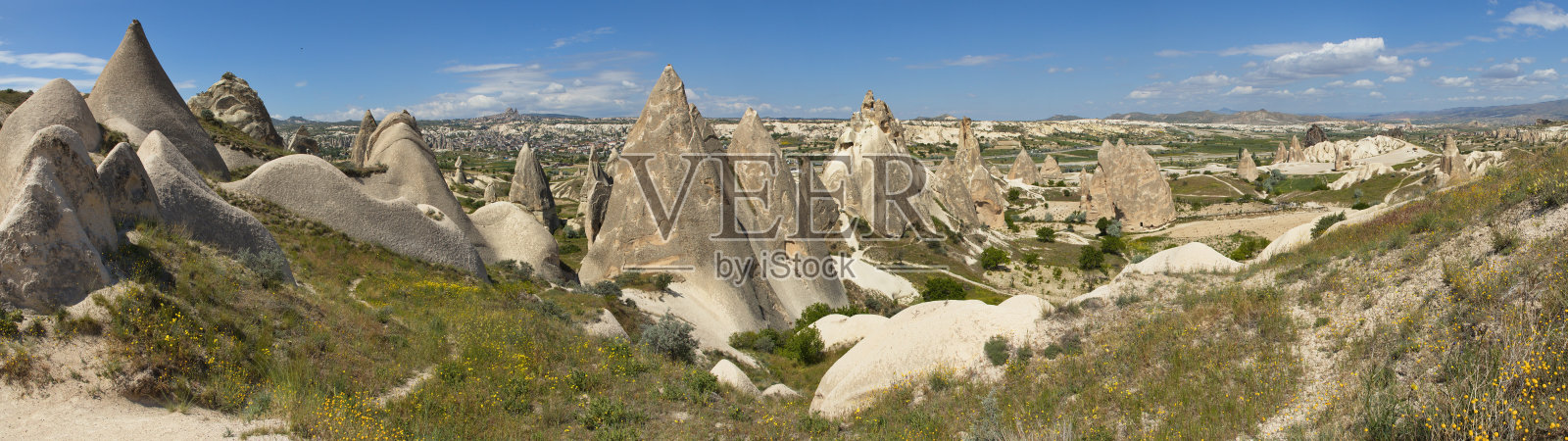 土耳其涅夫谢希尔省卡帕多西亚Göreme和Cavusin之间的徒步线路上的岩石形成照片摄影图片