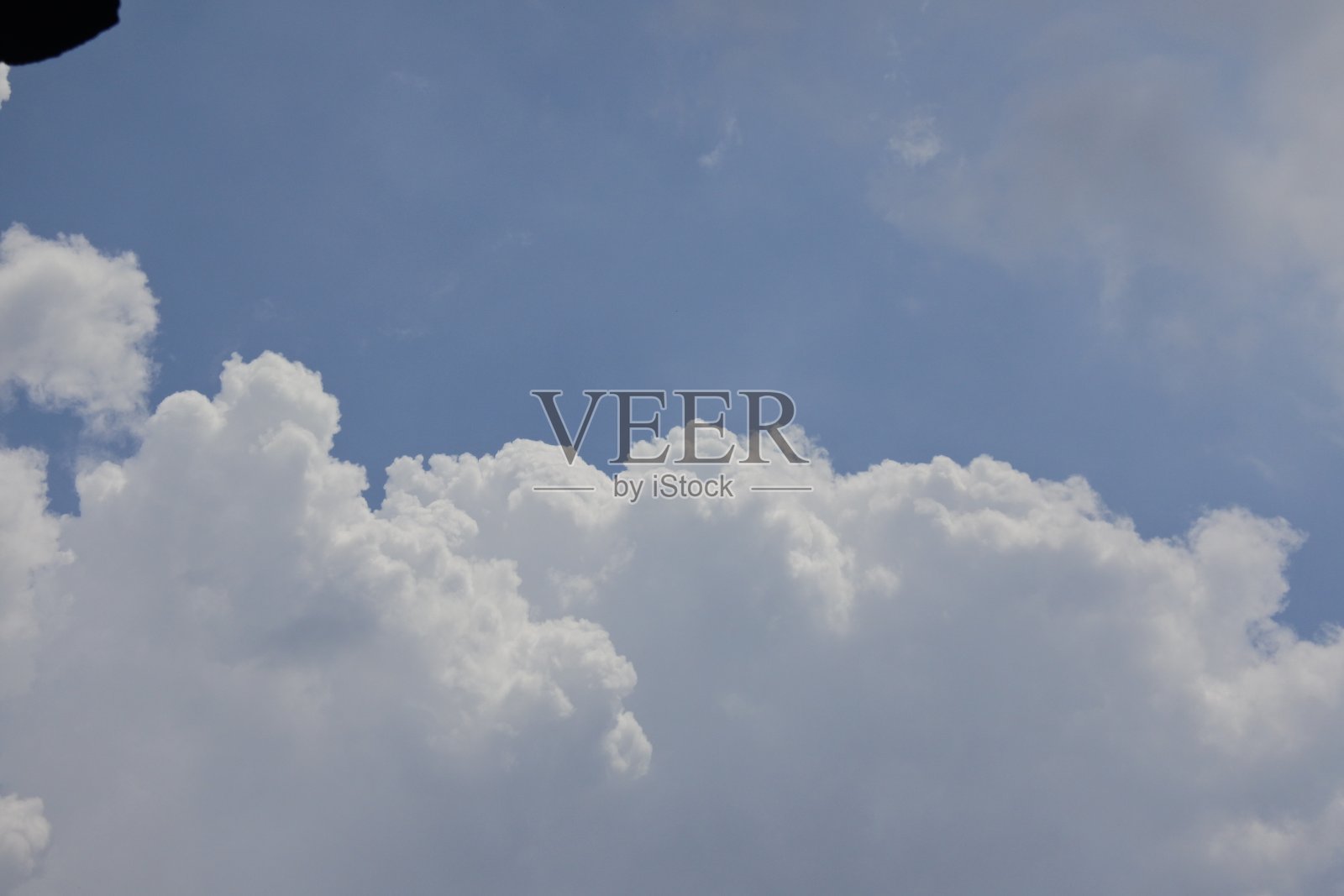 天空中的云照片摄影图片