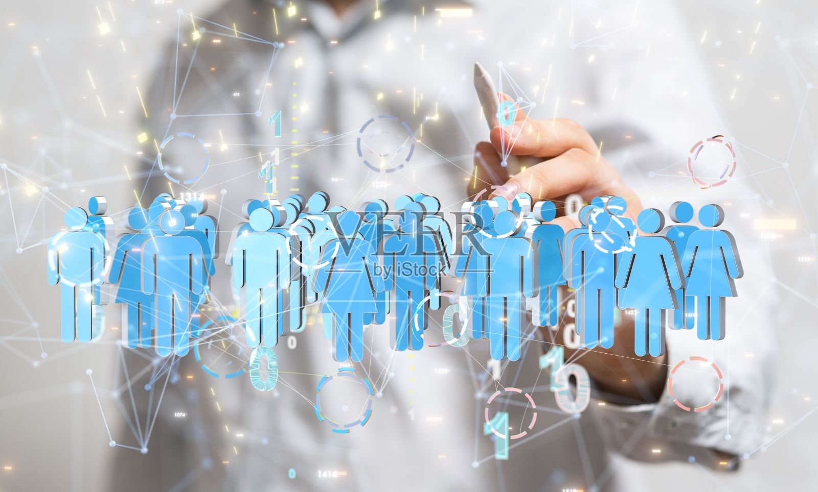 一个男人拿着笔站在蓝色的人物图标前照片摄影图片