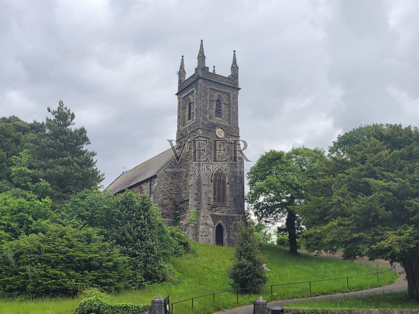 美丽的圣玛丽教堂，梅奈桥，威尔士的圣公会教堂照片摄影图片