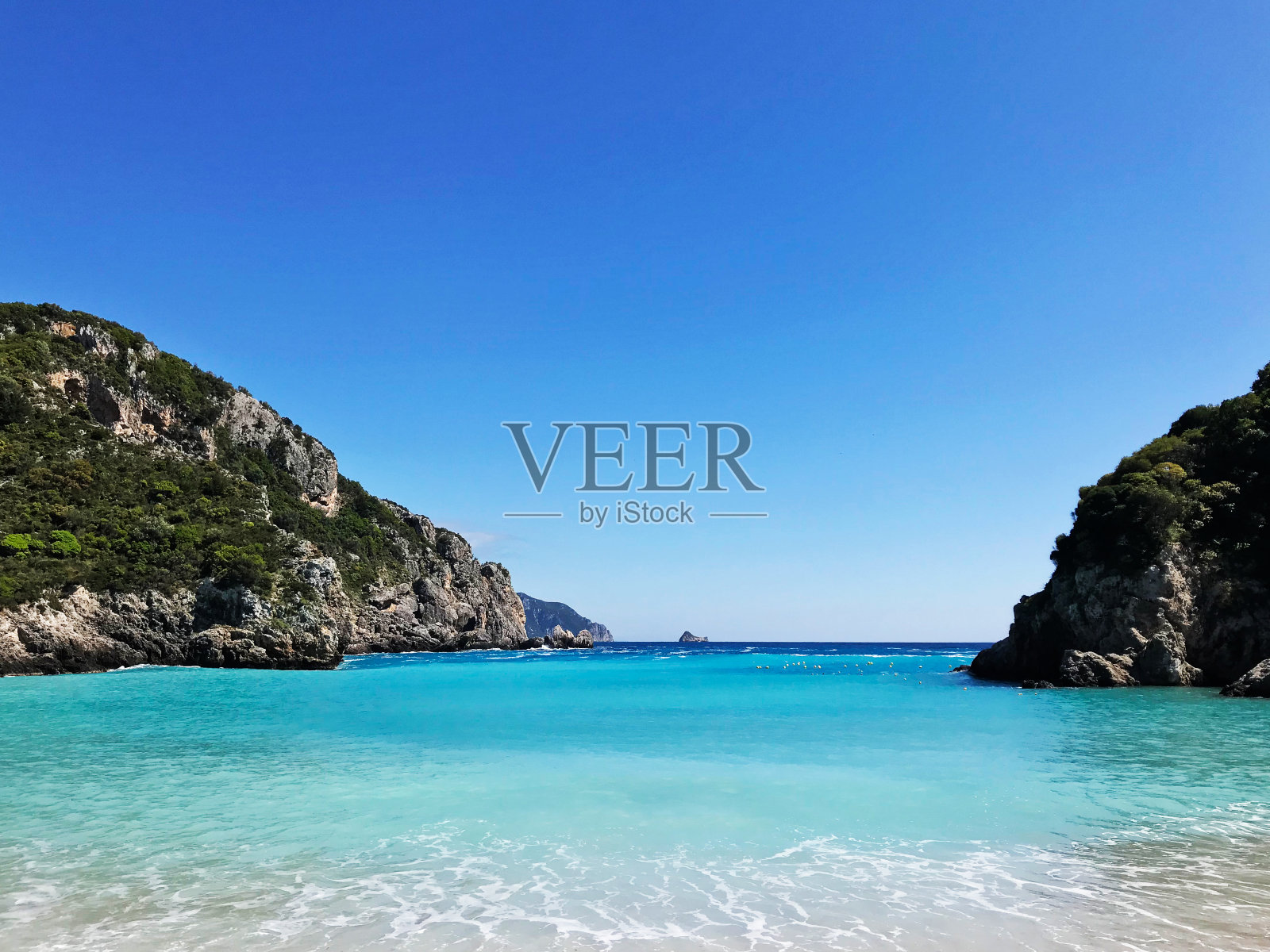 Agios Spiridon海滩 Παραλία Άγιος Σπυρίδωνας，科孚岛的海滩，蓝绿色的海水，岩石，爱奥尼亚海，岛上的风景照片摄影图片