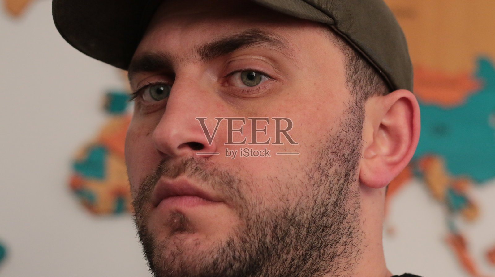 紧张男人的表情照片摄影图片