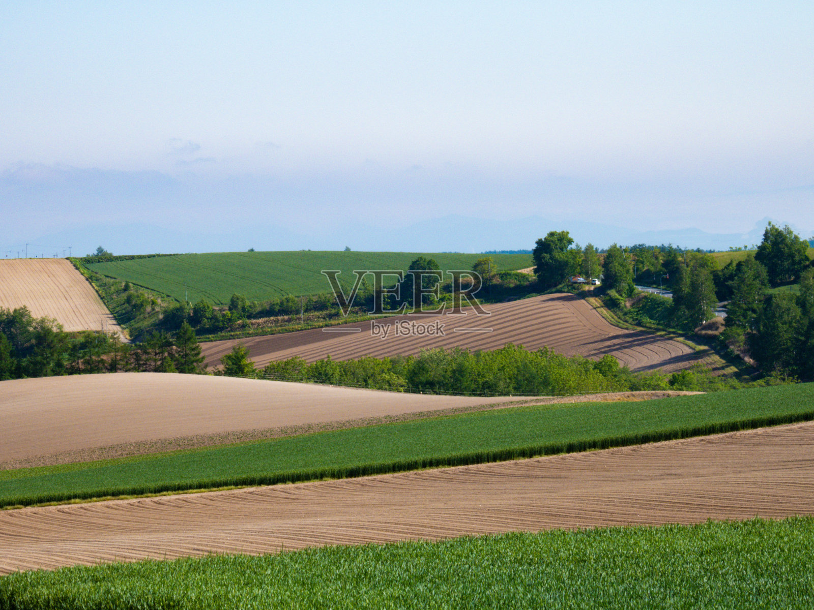 连绵起伏的山峦照片摄影图片
