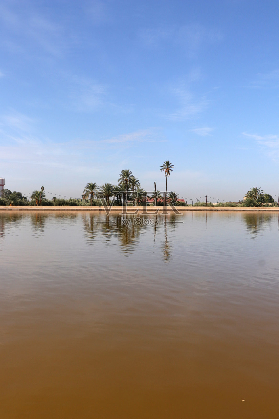 梅那拉花园的水盆照片摄影图片