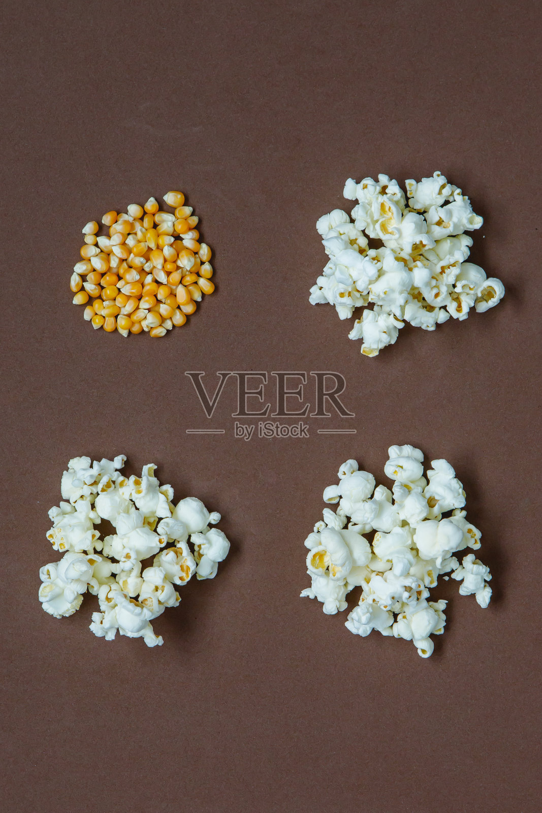 由玉米粒和爆米花组成照片摄影图片