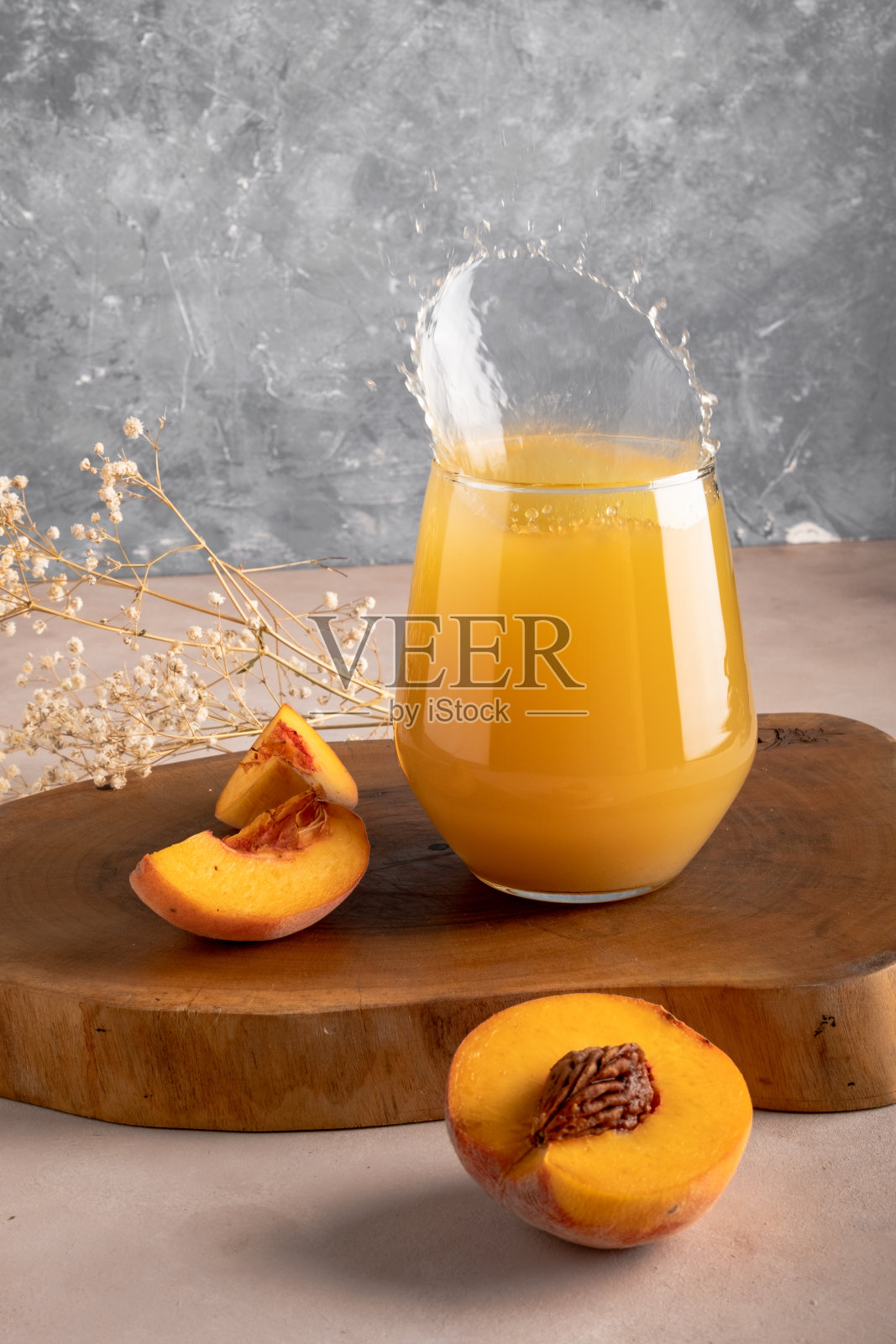 多汁的玻璃飞溅照片摄影图片