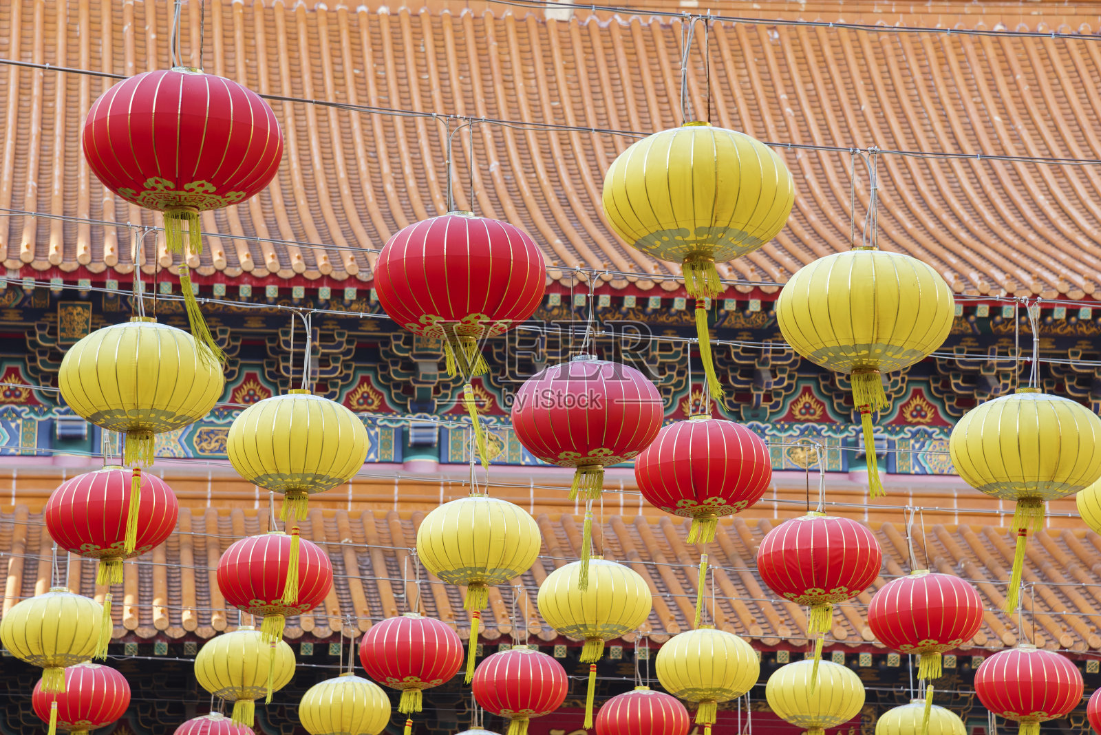 中国香港黄大仙寺的灯笼。照片摄影图片