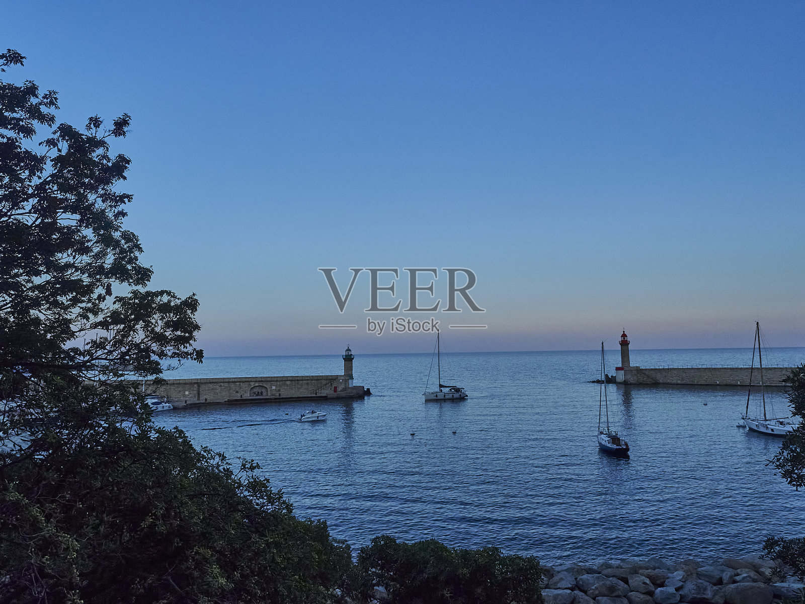 位于地中海沿岸的巴斯蒂亚城照片摄影图片