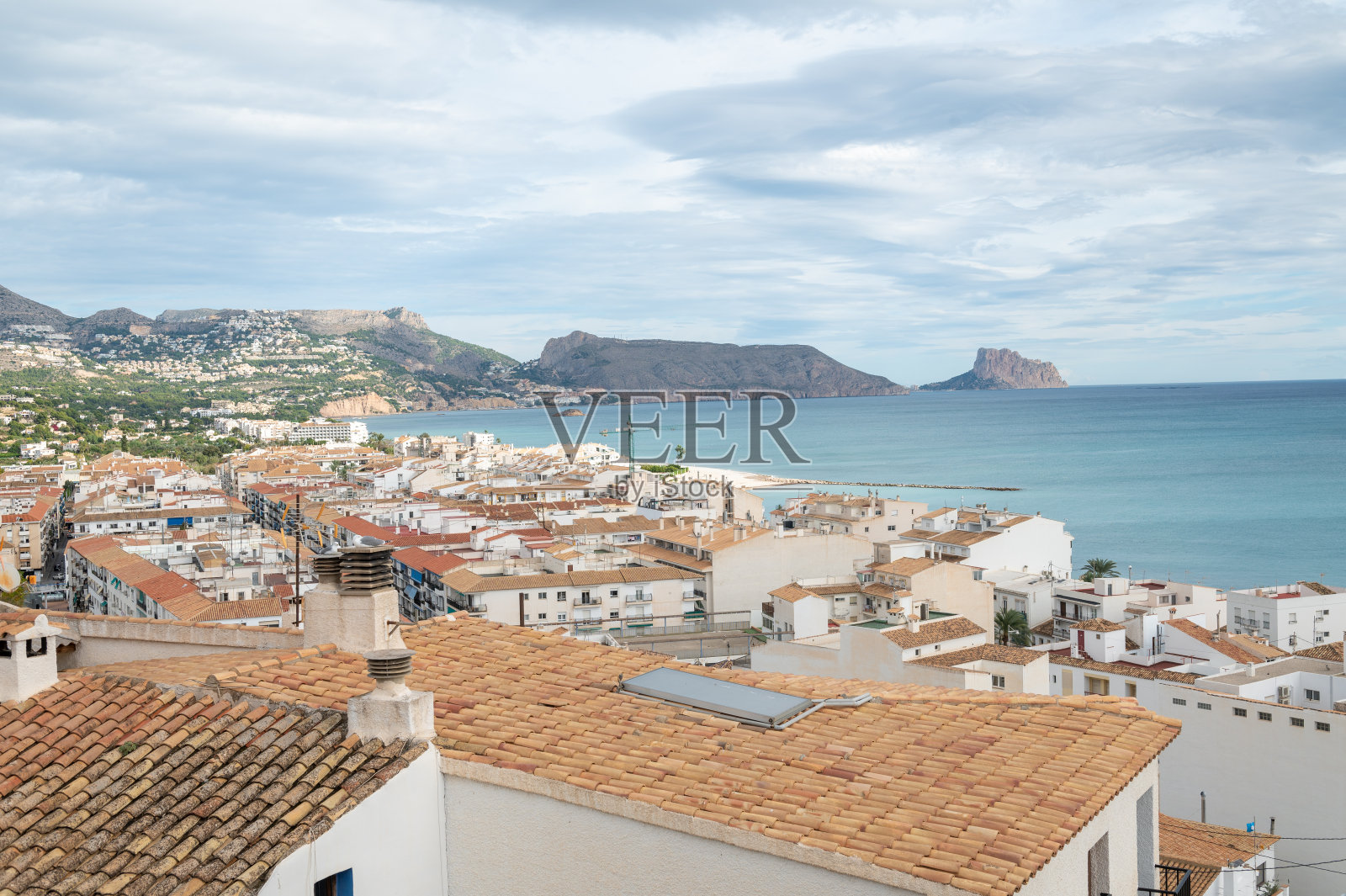 2022年，西班牙瓦伦西亚旅游城市阿尔特亚的街道全景。照片摄影图片