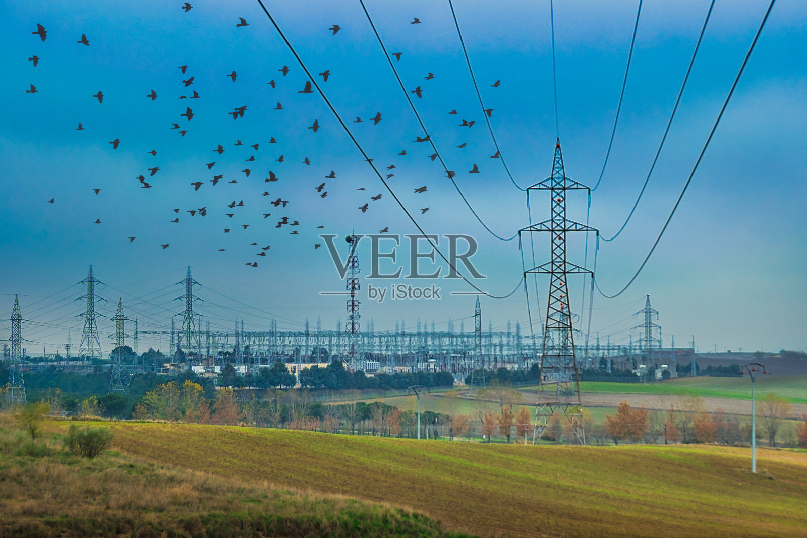 高压塔。照片摄影图片