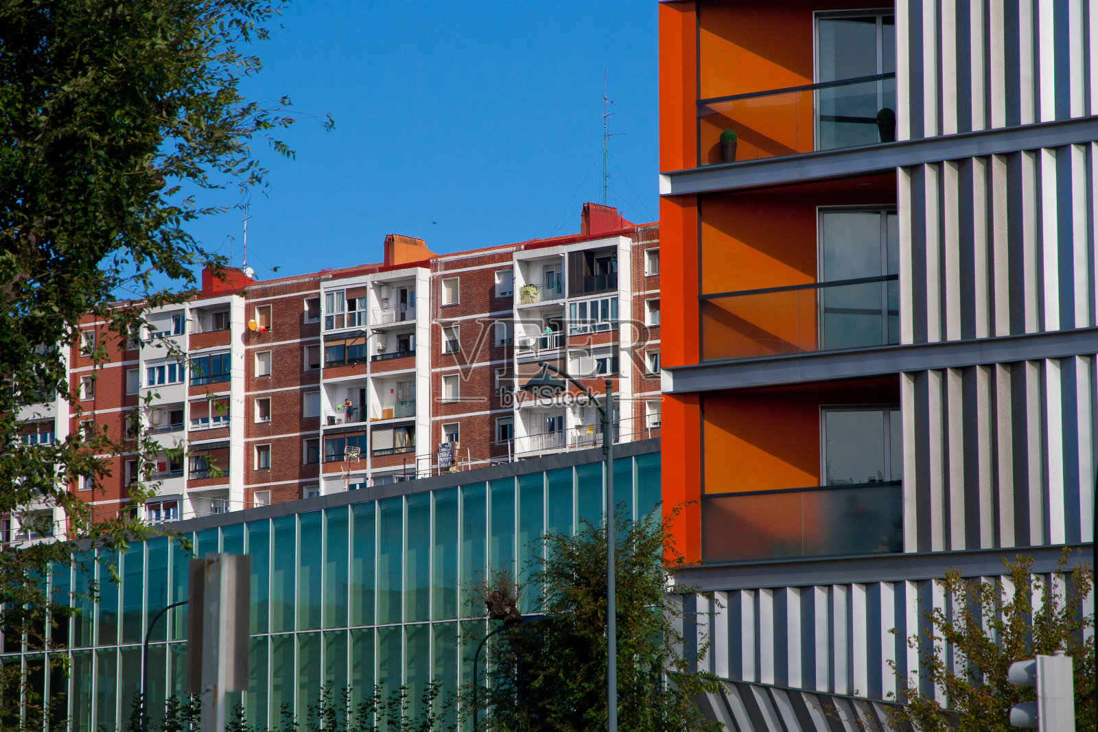 毕尔巴鄂的建筑。现代建筑照片摄影图片