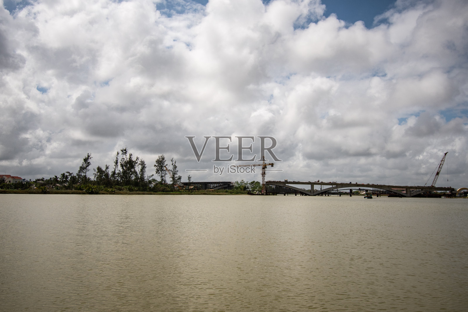 杜汶河游船照片摄影图片