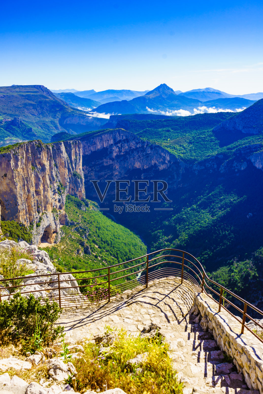 山景城。法国普罗旺斯的Verdon峡谷。照片摄影图片