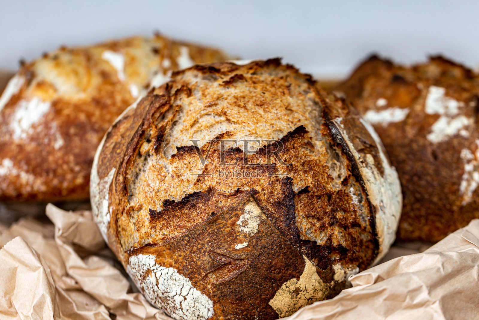 带壳的酸面包，景深很浅照片摄影图片