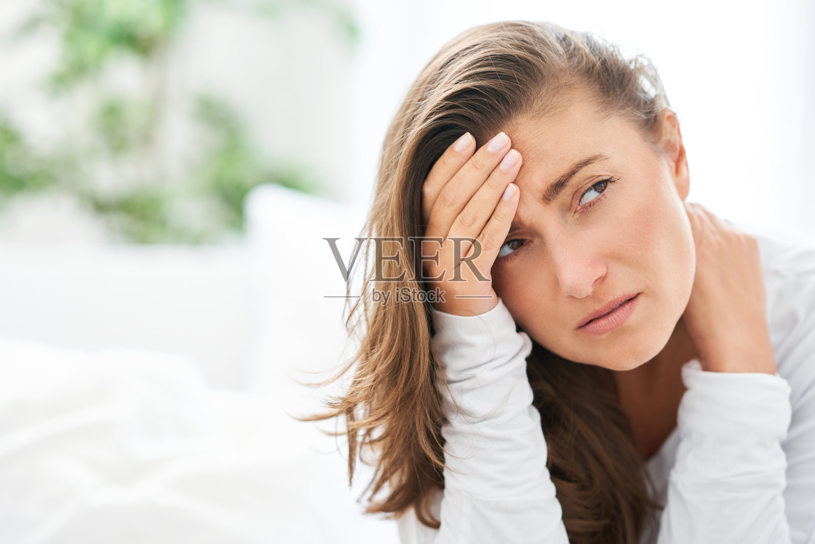 中年白人女性身体不适照片摄影图片