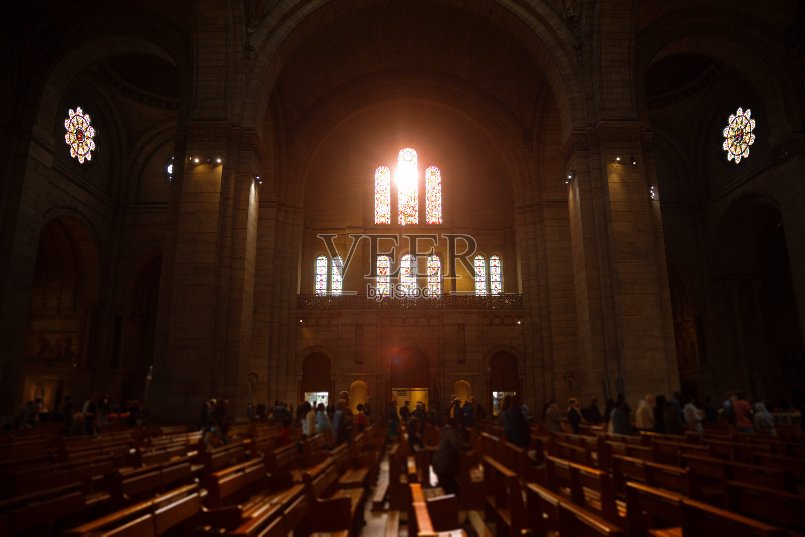 法国巴黎蒙马特高地上的圣心大教堂照片摄影图片