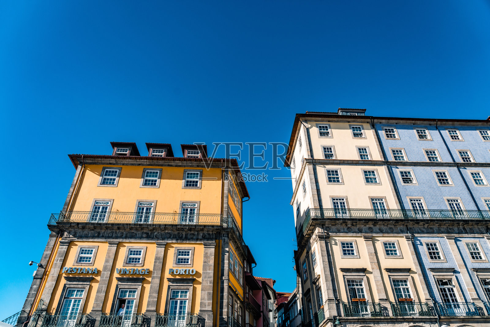 波尔图五颜六色的房子，在葡萄牙旅行照片摄影图片