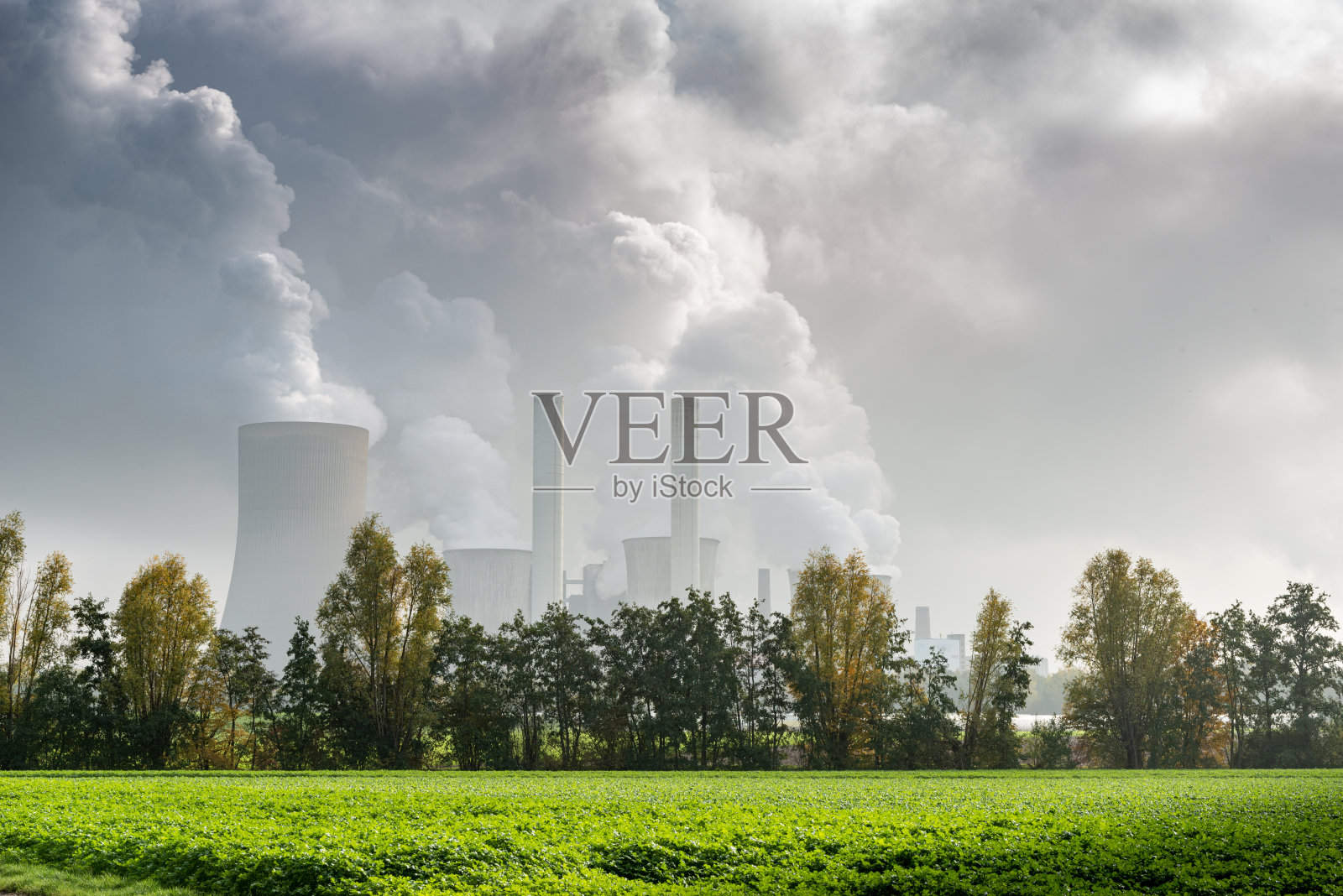 燃煤电厂与环境污染照片摄影图片