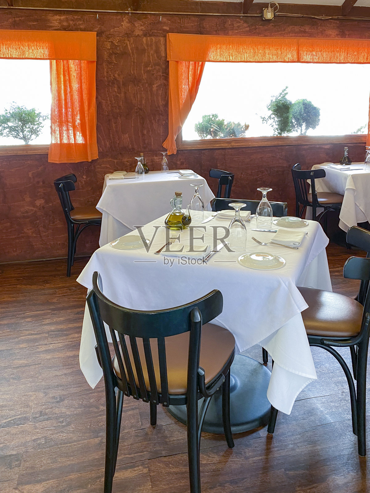 餐厅的户外用餐区照片摄影图片