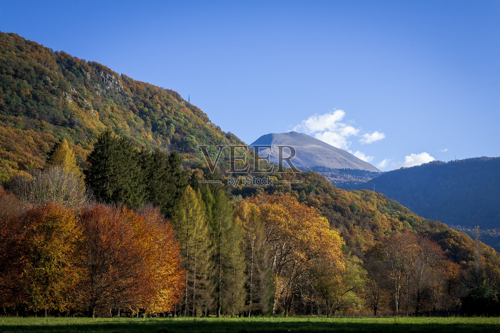 Vizille, Isère, Rhône-Alpes, France, Autumn landscapes照片摄影图片