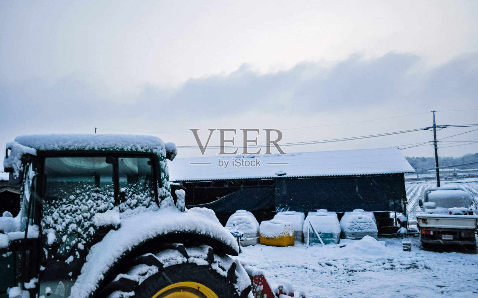 降雪照片摄影图片