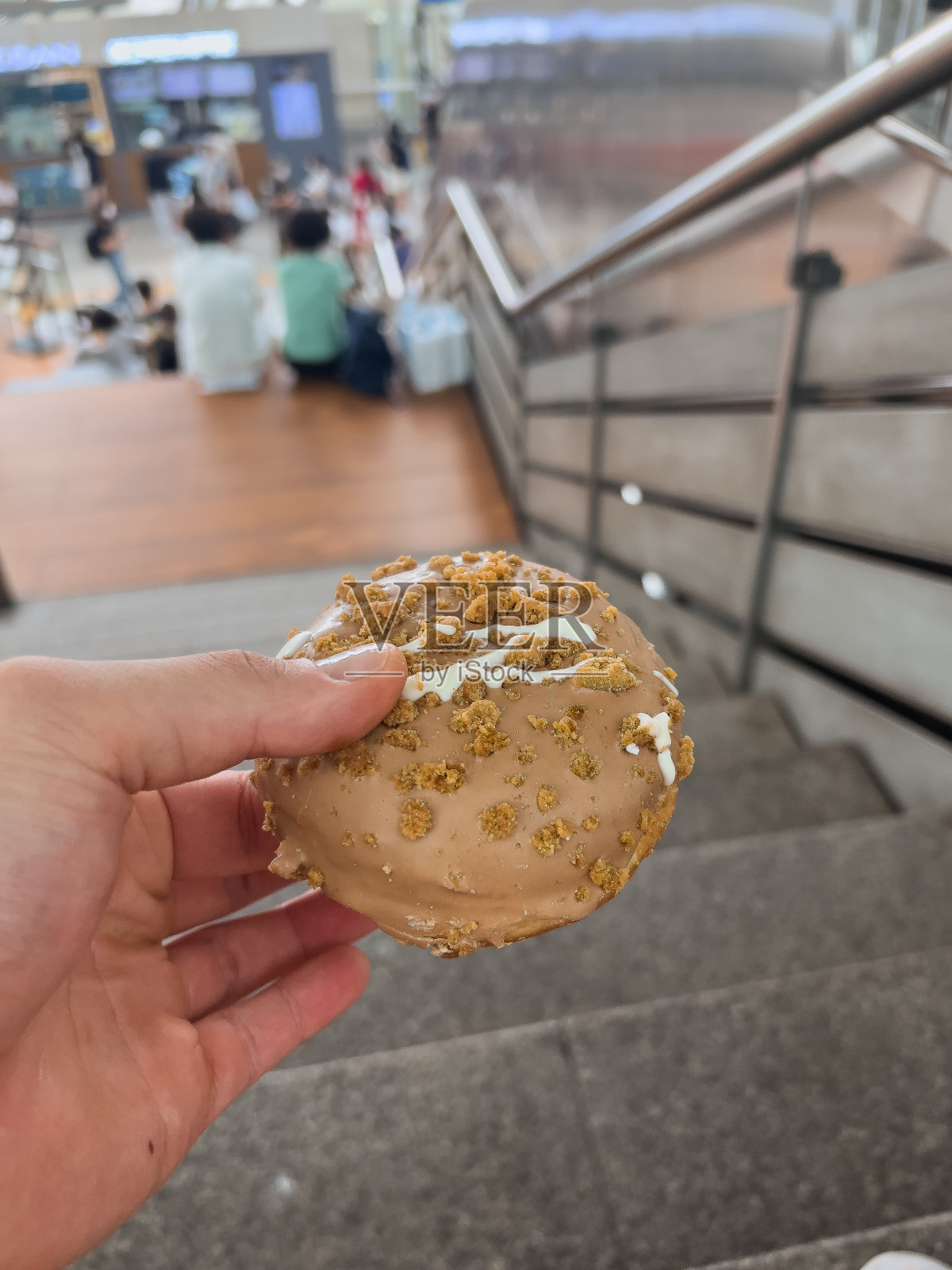 花生味甜甜圈照片摄影图片