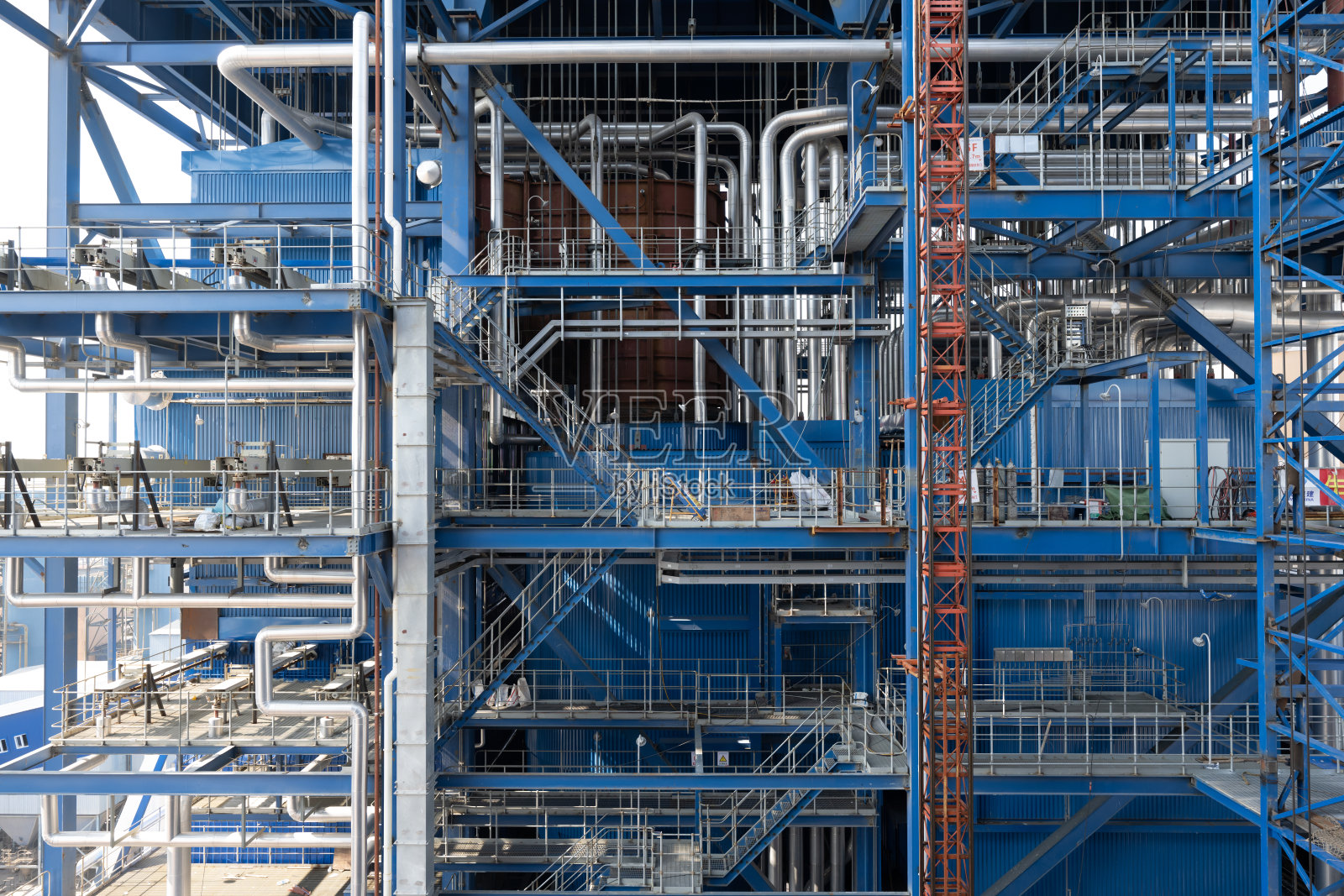 建筑工地的铁楼梯照片摄影图片