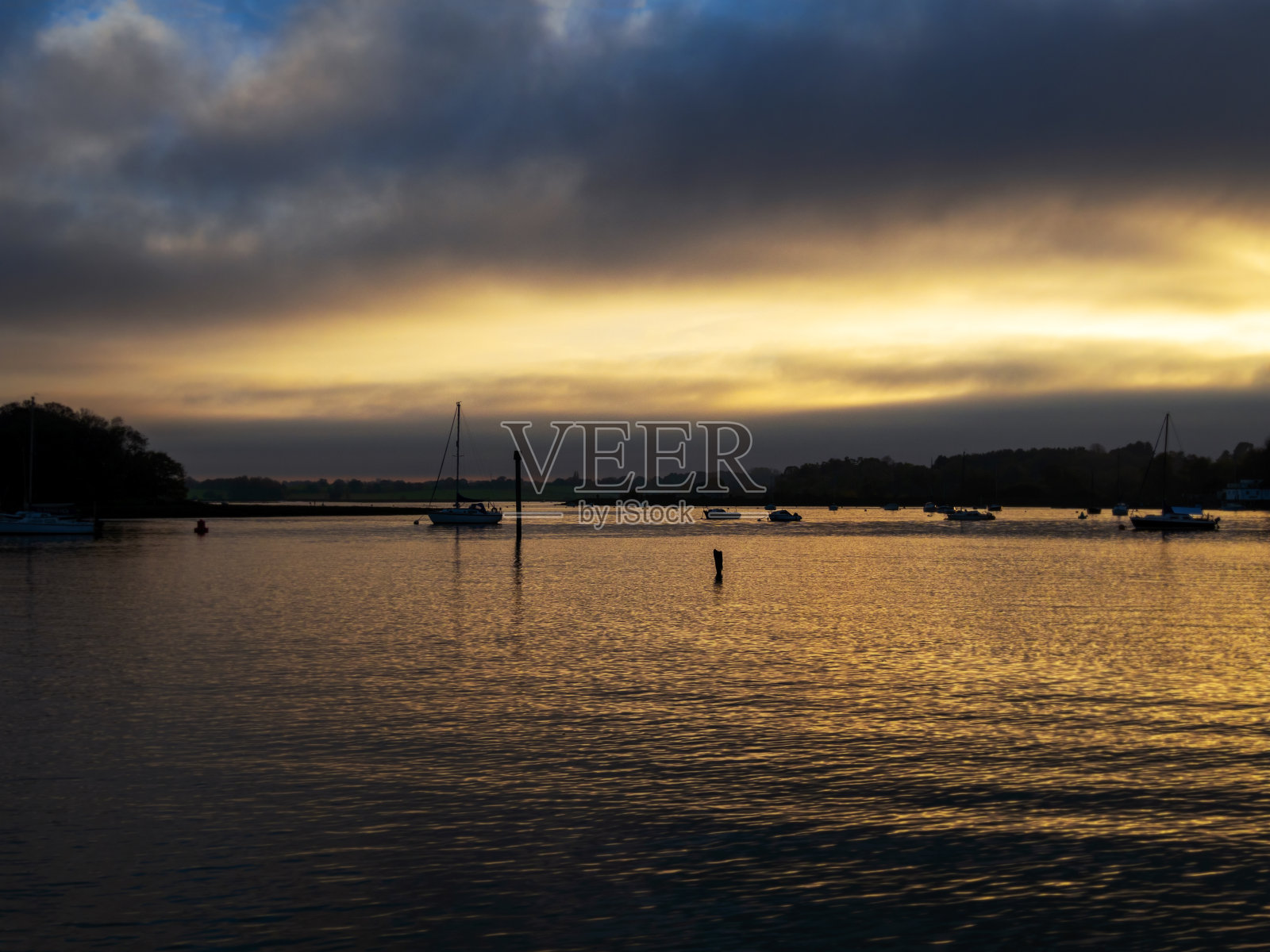 德本河日落照片摄影图片