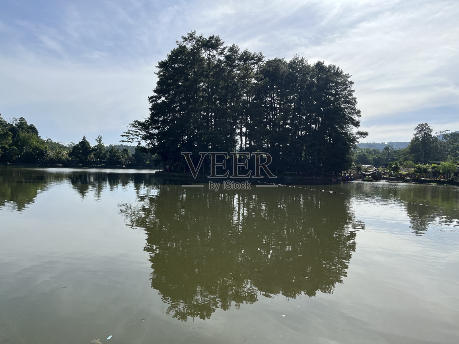 湖的美丽景色照片摄影图片