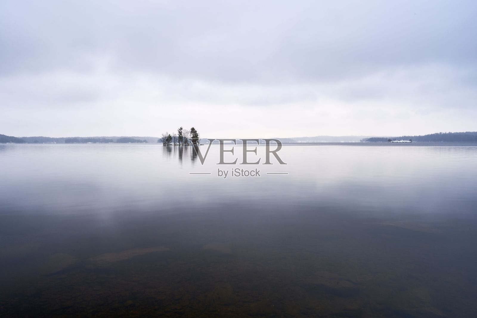 湖中的孤岛照片摄影图片