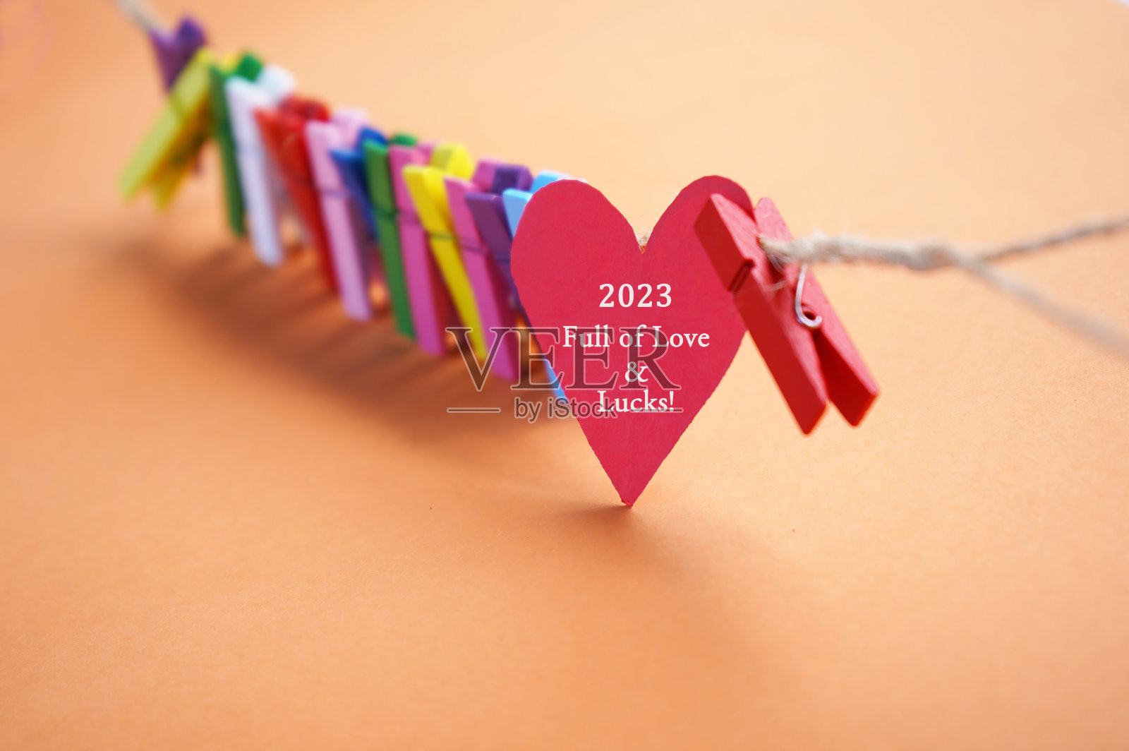 2023爱与希望的概念。照片摄影图片