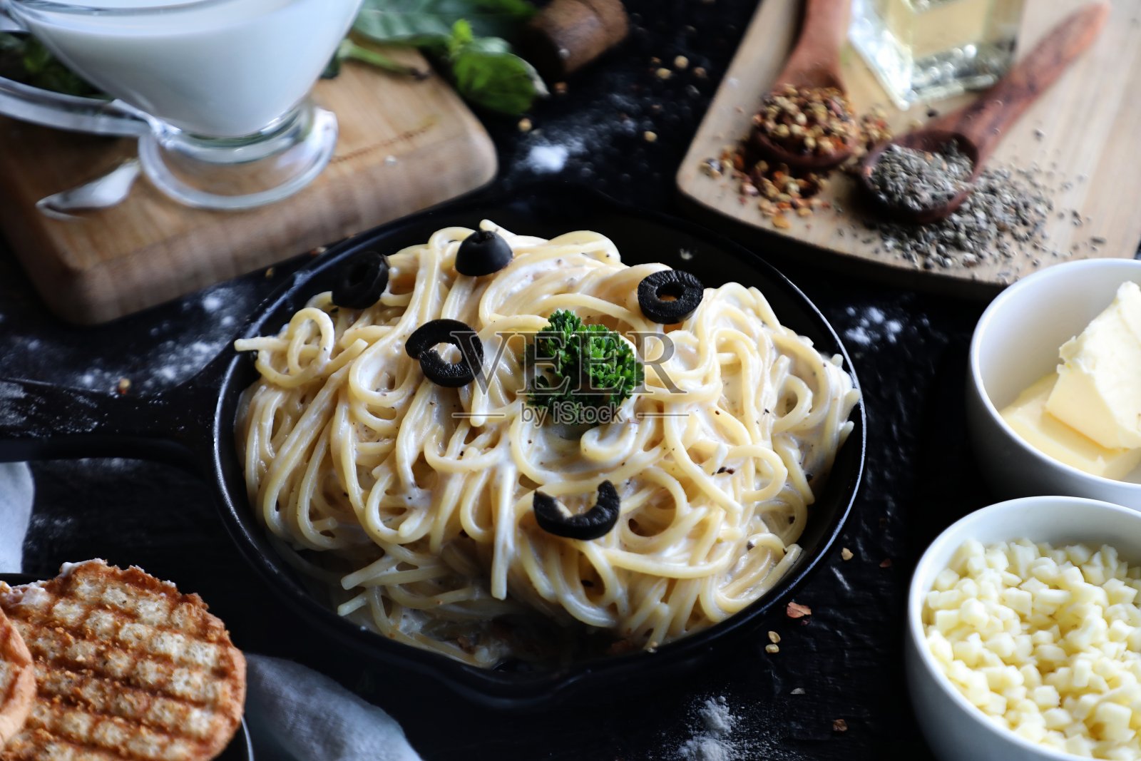 阿尔弗雷多酱意大利面照片摄影图片