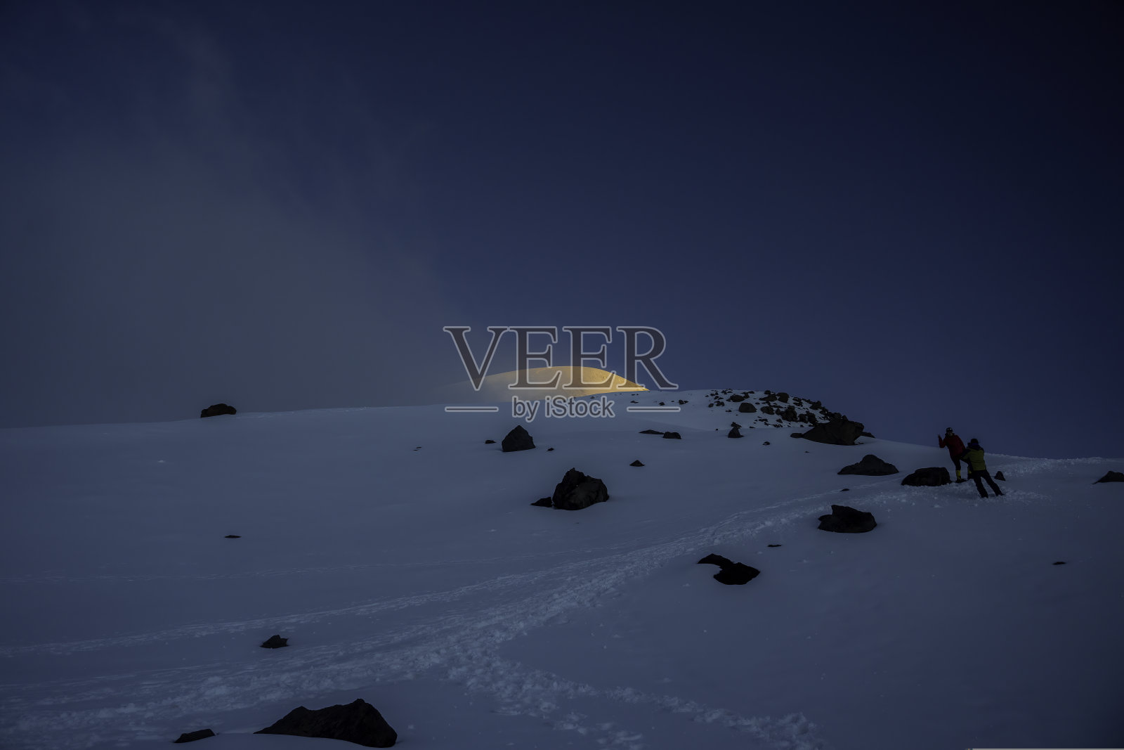 日出时的厄瓜多尔钦博拉索火山照片摄影图片