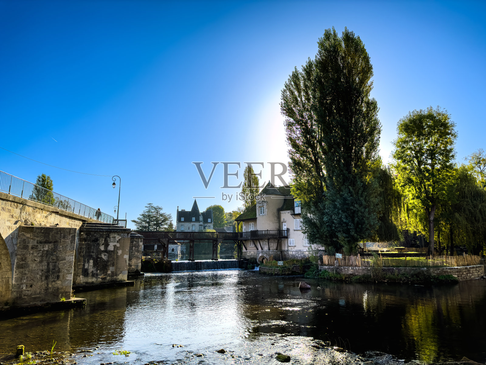 法国Moret-sur-Loing老村庄的街景照片摄影图片