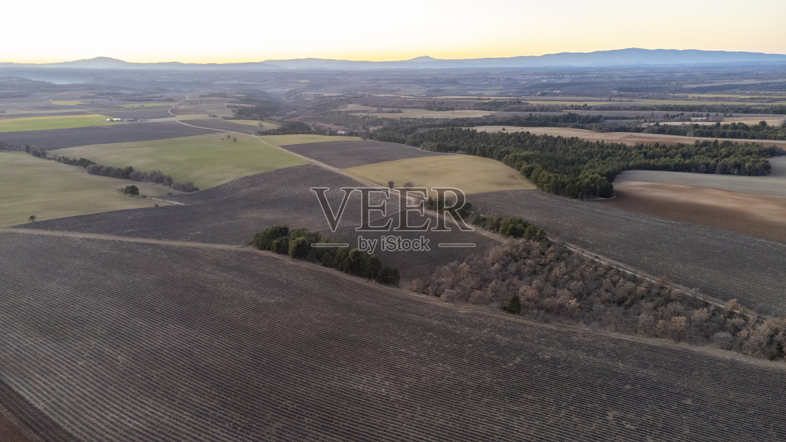 夕阳下的瓦朗索莱高原照片摄影图片