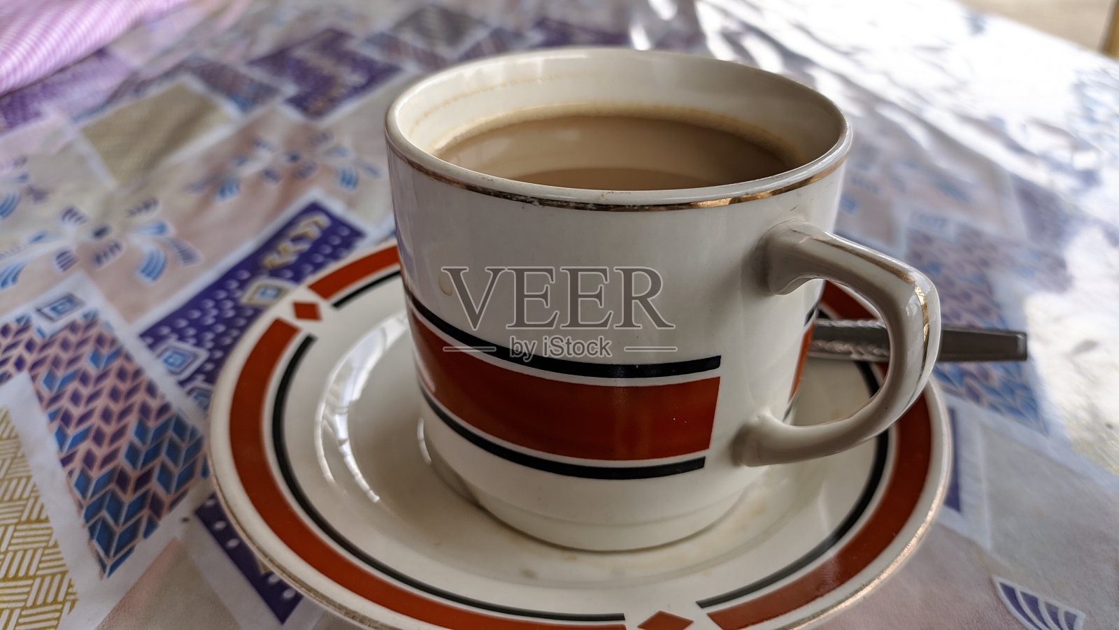 在白天享受咖啡照片摄影图片