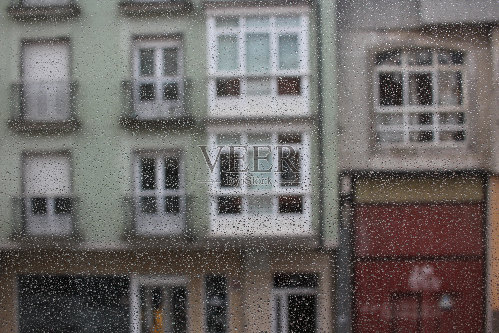 雨天的城市照片摄影图片