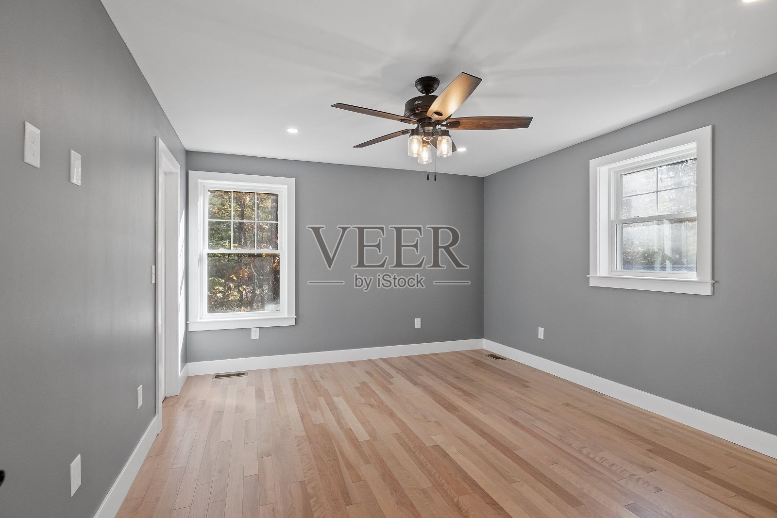 新英格兰殖民地住宅美丽宜人的内饰照片摄影图片