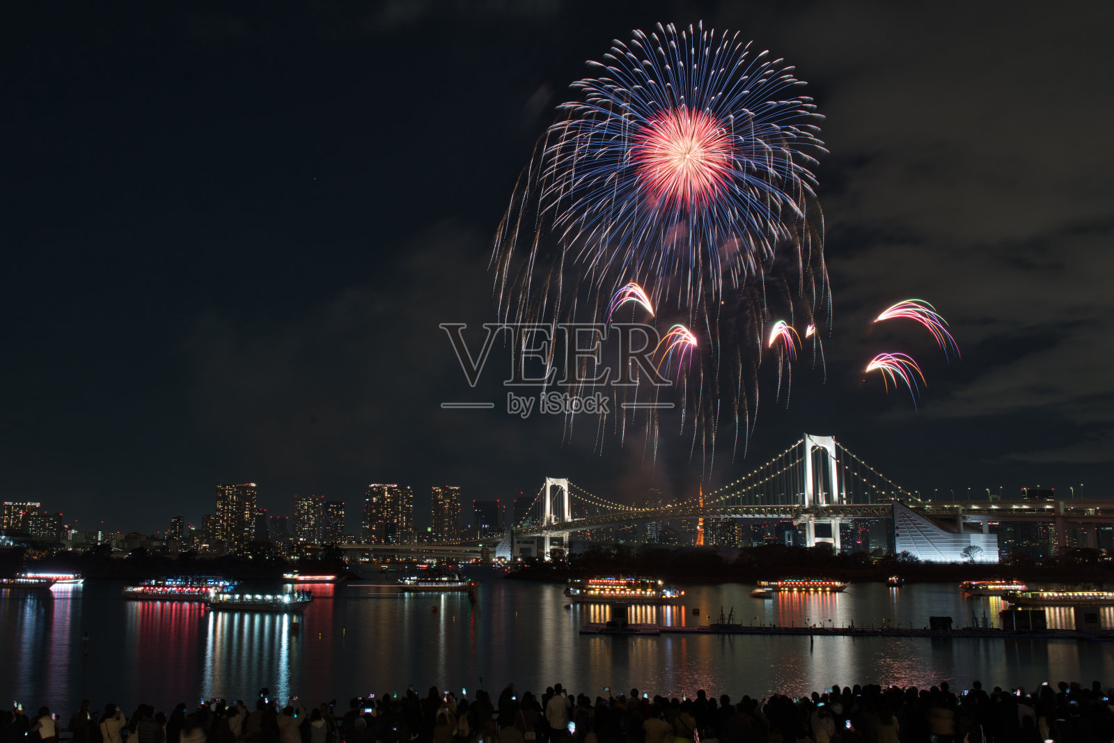 烟花节在冬天戴巴照片摄影图片